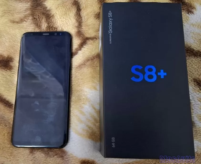 Продам телефон Samsung s8 plus 4оперативная 64внутреняя память