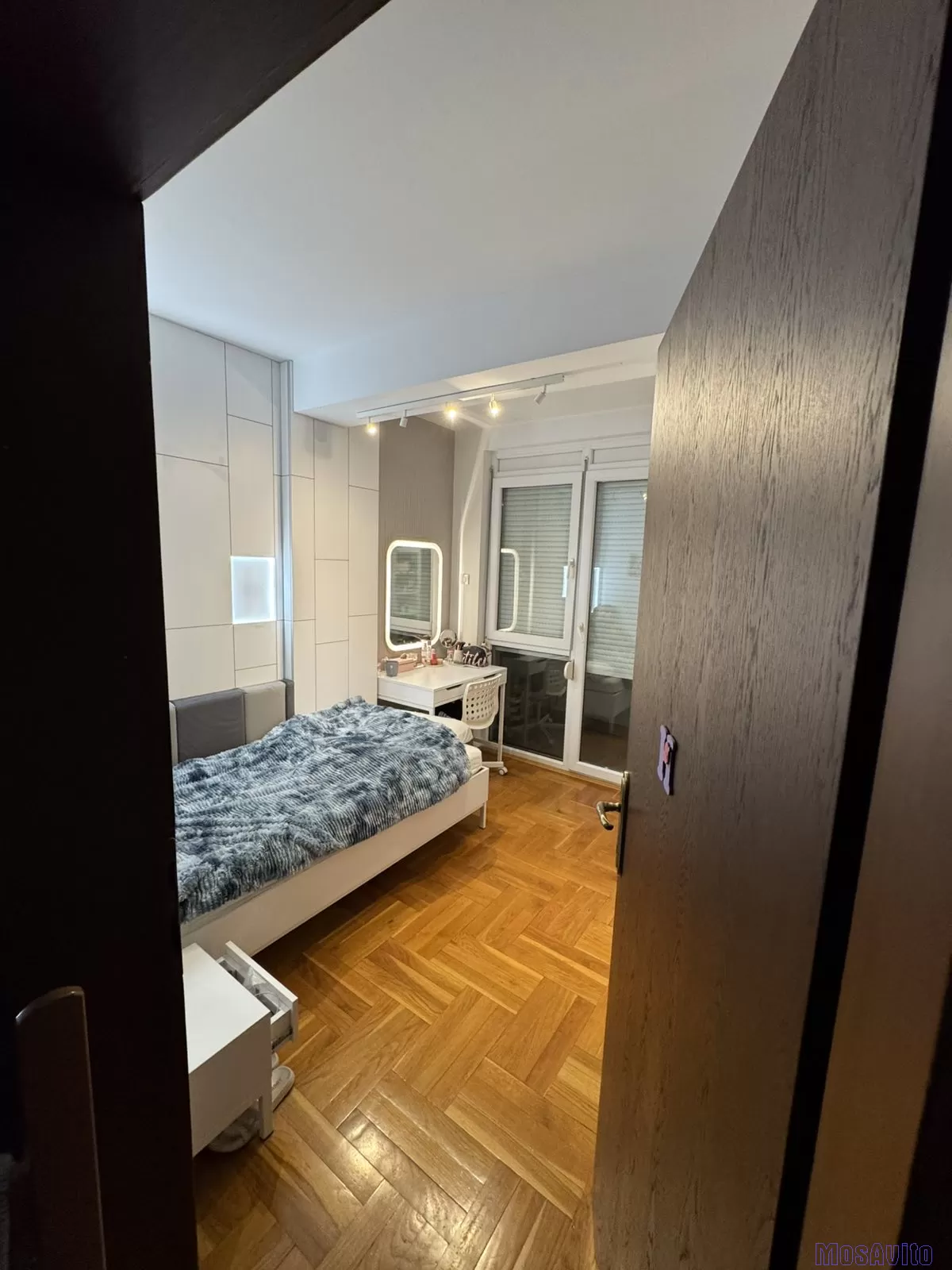 ЧЕТЫРЕХКОМНАТНАЯ КВАРТИРА, 100 м² Socijalno, Žitni trg, Novi Sad 21000
