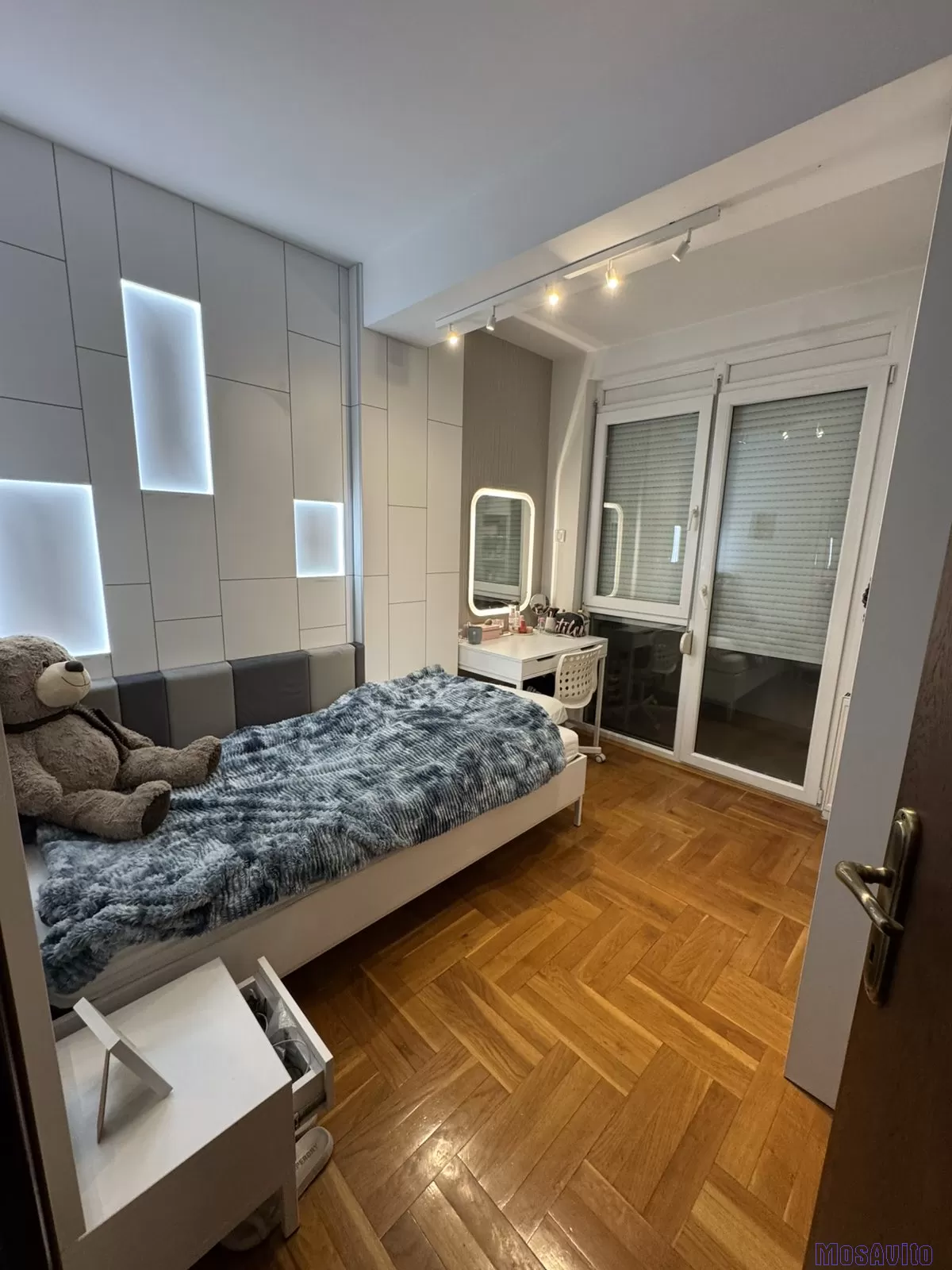 ЧЕТЫРЕХКОМНАТНАЯ КВАРТИРА, 100 м² Socijalno, Žitni trg, Novi Sad 21000