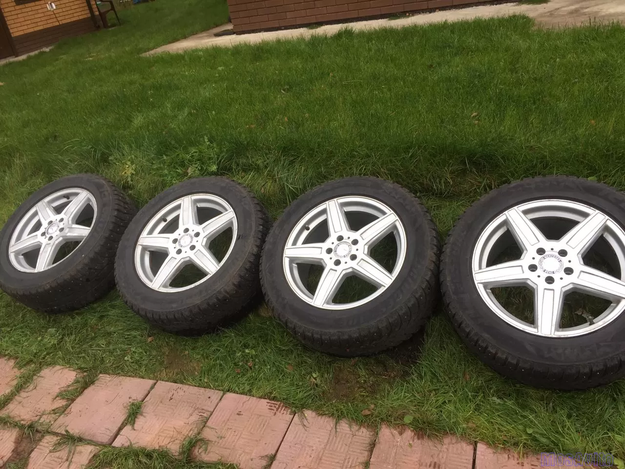 Зимняя шина Bridgestone Ice Cruiser 7000 255/55 R18  на дисках Мерседе