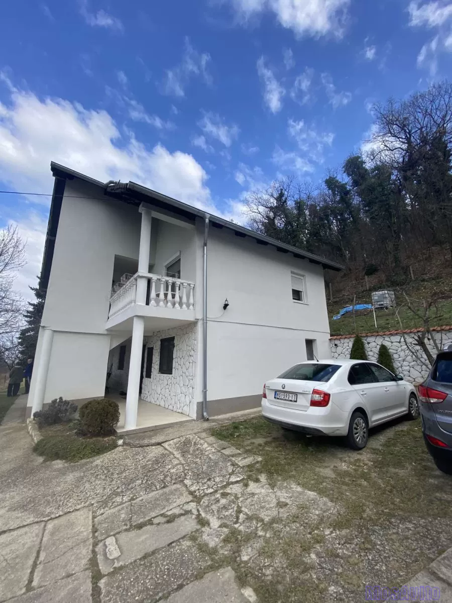 ДОМ В СРЕМСКОЙ КАМЕНИЦЕ – НОВИ-САД – 147 м²